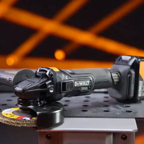 Kit 18V Berbequim Perc. + Rebarbadora MCLAREN DCK2223MP2T-QW